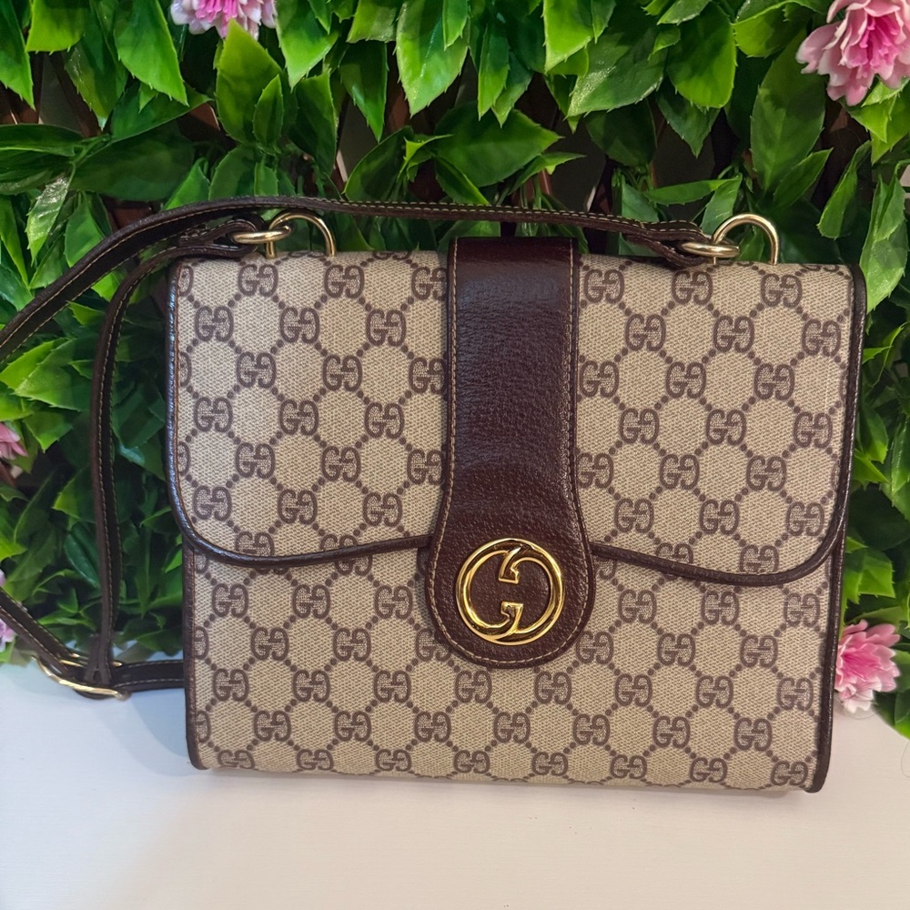 Gucci Vintage GG monogram canvas shoulder bag